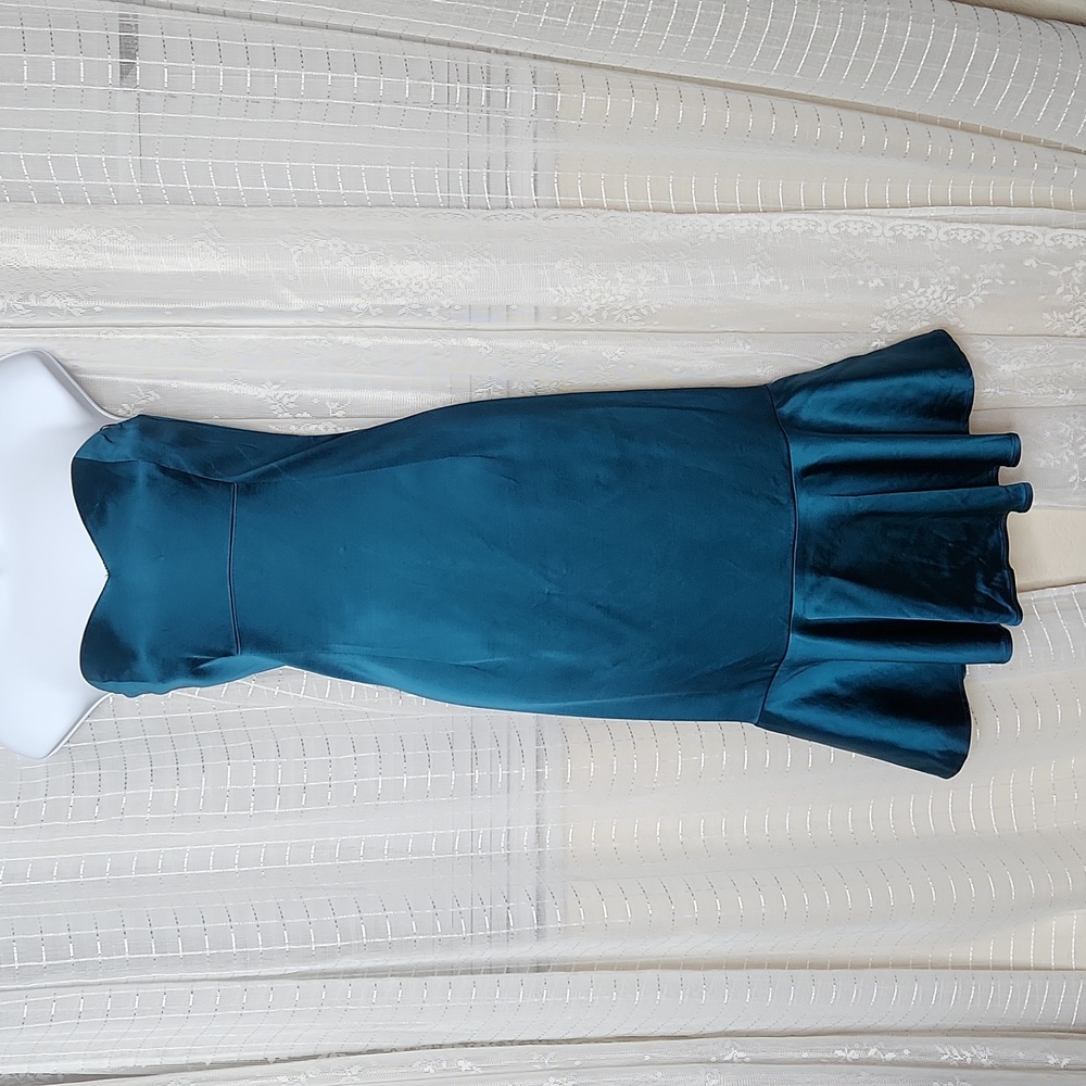 Trina Turk Teal Stretch Satin Sleeveless Sweetheart Neck Wiggle Dress Sz8